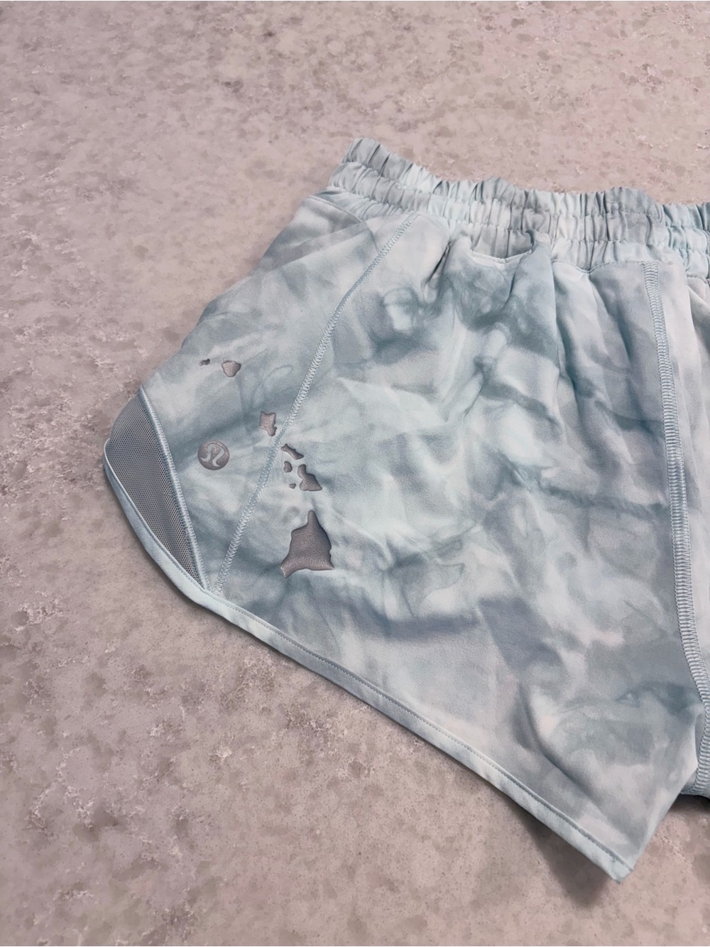Lululemon Hawaii Islands Hotty Hot Shorts - Tie Dye /Size 6 NWT